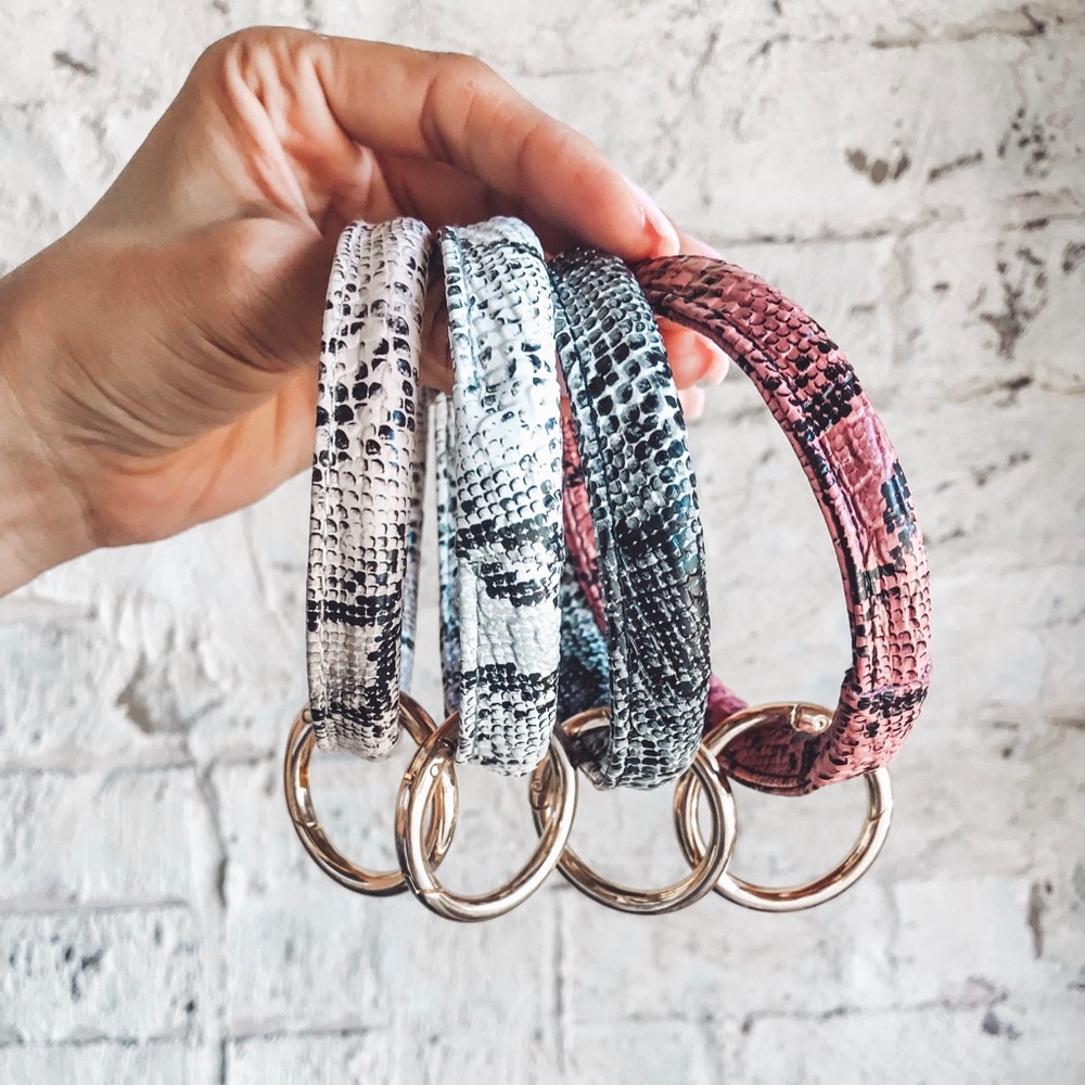 NEW ✨Snake Skin Key Ring Bracelets keychain o ring